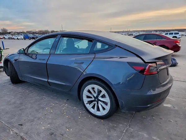 5YJ3E1EA2PF608054 2023 TESLA MODEL 3 - Image 2