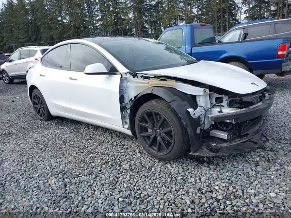 5YJ3E1EA2PF612427 2023 TESLA MODEL 3 - Image 1