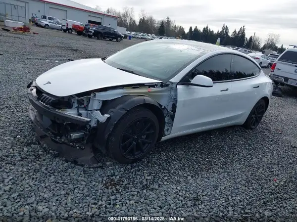5YJ3E1EA2PF612427 2023 TESLA MODEL 3 - Image 2