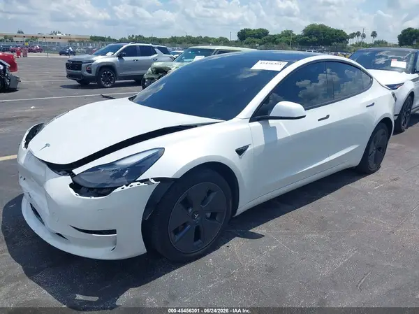 5YJ3E1EA2PF613898 2023 TESLA MODEL 3 - Image 2