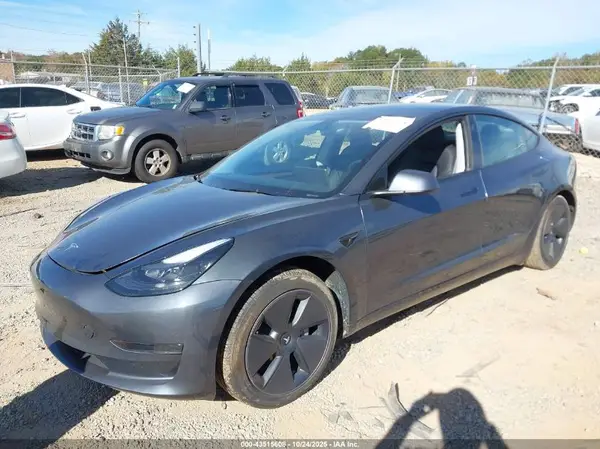 5YJ3E1EA2PF619152 2023 TESLA MODEL 3 - Image 2