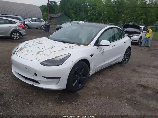 5YJ3E1EA2PF626392 2023 TESLA MODEL 3 - Image 2
