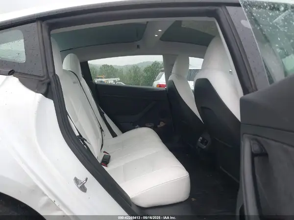 5YJ3E1EA2PF626392 2023 TESLA MODEL 3 - Image 8