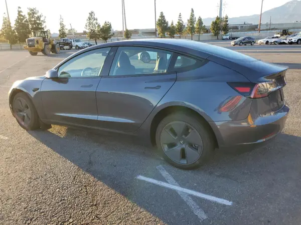 5YJ3E1EA2PF626912 2023 TESLA MODEL 3 - Image 2