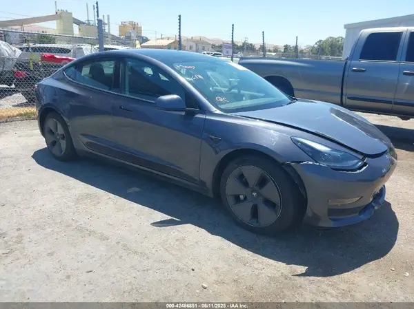 5YJ3E1EA2PF639384 2023 TESLA MODEL 3 - Image 1