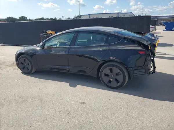 5YJ3E1EA2PF639689 2023 TESLA MODEL 3 - Image 2