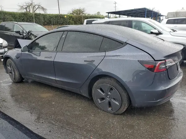 5YJ3E1EA2PF639868 2023 TESLA MODEL 3 - Image 2