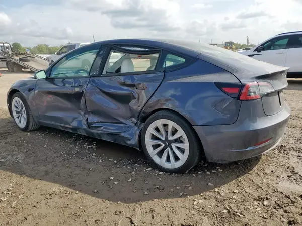5YJ3E1EA2PF639952 2023 TESLA MODEL 3 - Image 2