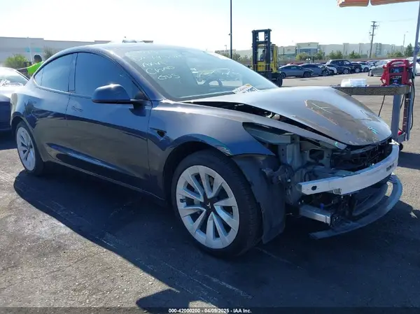 5YJ3E1EA2PF640289 2023 TESLA MODEL 3 - Image 1