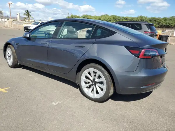 5YJ3E1EA2PF642575 2023 TESLA MODEL 3 - Image 2
