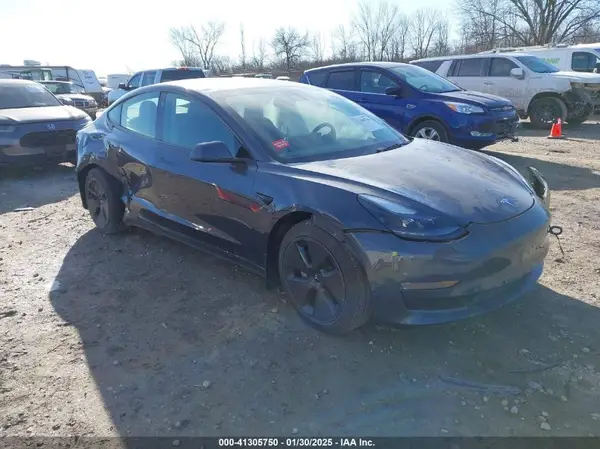 5YJ3E1EA2PF644021 2023 TESLA MODEL 3 - Image 1