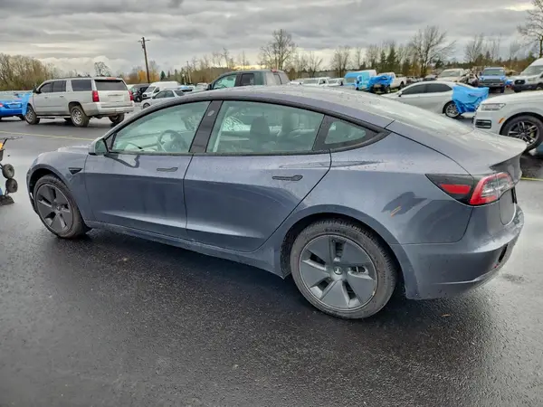 5YJ3E1EA2PF644343 2023 TESLA MODEL 3 - Image 2