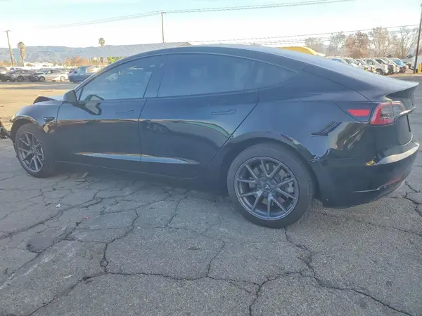 5YJ3E1EA2PF645721 2023 TESLA MODEL 3 - Image 2