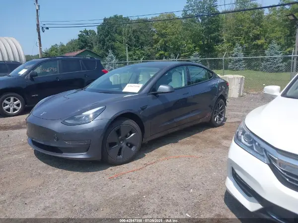 5YJ3E1EA2PF646352 2023 TESLA MODEL 3 - Image 2