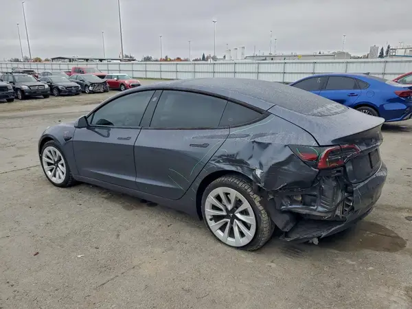 5YJ3E1EA2PF648313 2023 TESLA MODEL 3 - Image 2