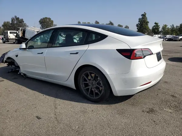 5YJ3E1EA2PF648361 2023 TESLA MODEL 3 - Image 2
