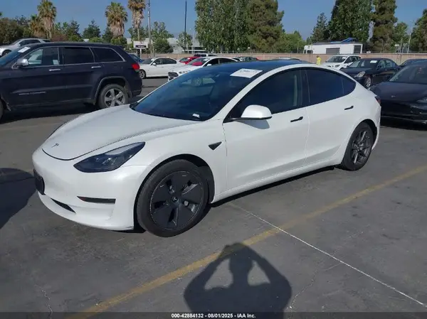 5YJ3E1EA2PF650773 2023 TESLA MODEL 3 - Image 2