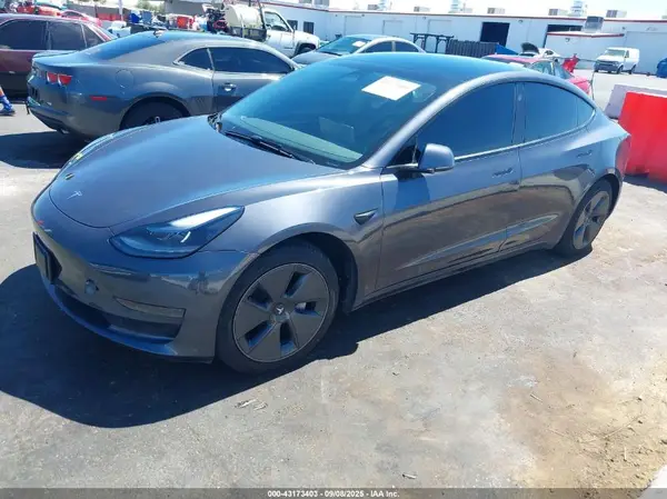 5YJ3E1EA2PF651809 2023 TESLA MODEL 3 - Image 2