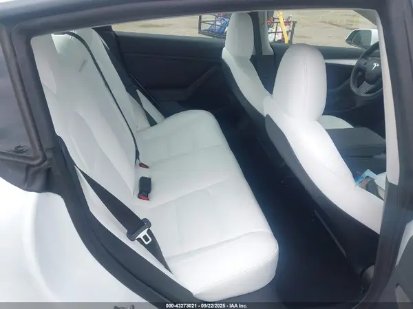 5YJ3E1EA2PF653592 2023 TESLA MODEL 3 - Image 8