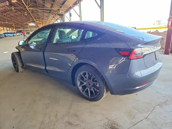 5YJ3E1EA2PF657156 2023 TESLA MODEL 3 - Image 2