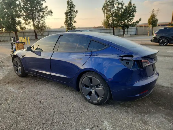 5YJ3E1EA2PF660803 2023 TESLA MODEL 3 - Image 2