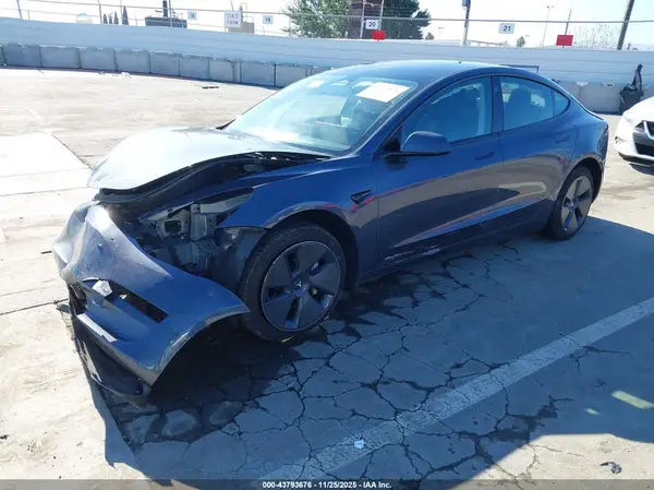 5YJ3E1EA2PF661806 2023 TESLA MODEL 3 - Image 2