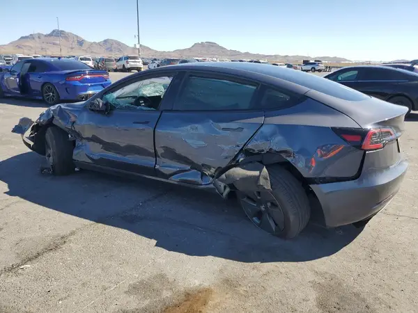 5YJ3E1EA2PF663104 2023 TESLA MODEL 3 - Image 2