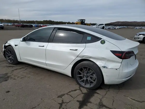 5YJ3E1EA2PF668318 2023 TESLA MODEL 3 - Image 2
