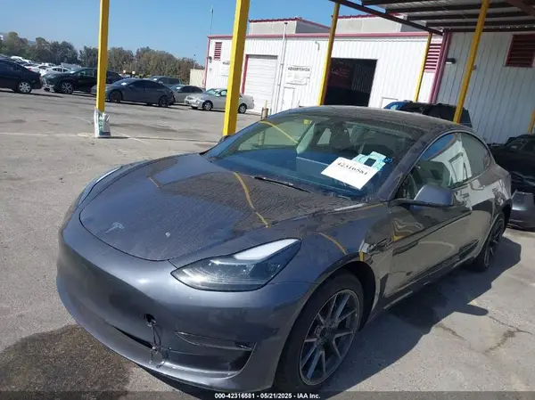 5YJ3E1EA2PF668853 2023 TESLA MODEL 3 - Image 2