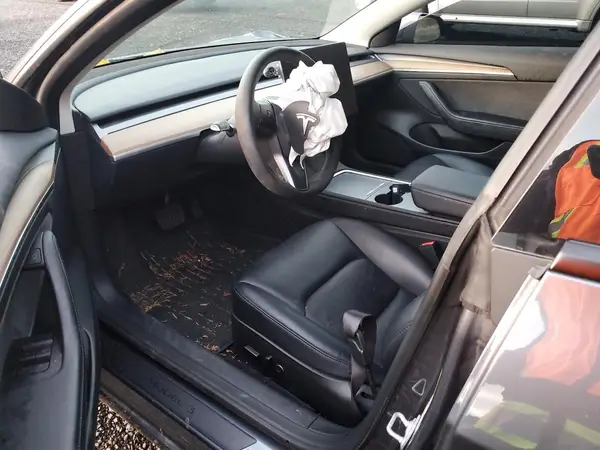 5YJ3E1EA2PF669047 2023 TESLA MODEL 3 - Image 8