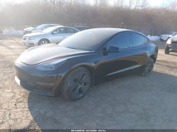 5YJ3E1EA2PF670411 2023 TESLA MODEL 3 - Image 2