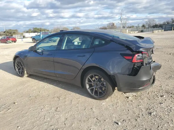 5YJ3E1EA2PF672207 2023 TESLA MODEL 3 - Image 2