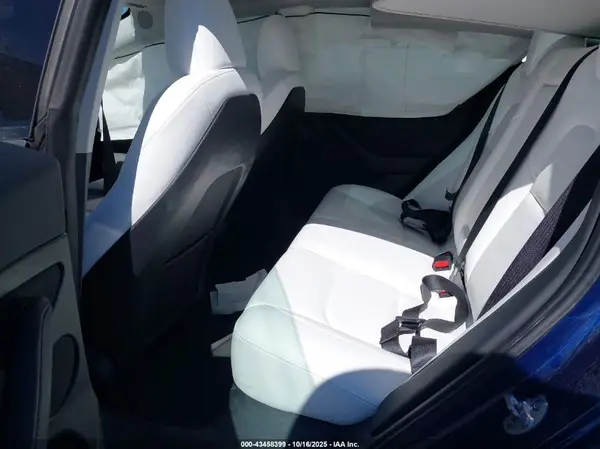 5YJ3E1EA2PF672725 2023 TESLA MODEL 3 - Image 8