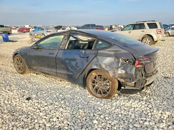 5YJ3E1EA2PF676712 2023 TESLA MODEL 3 - Image 2
