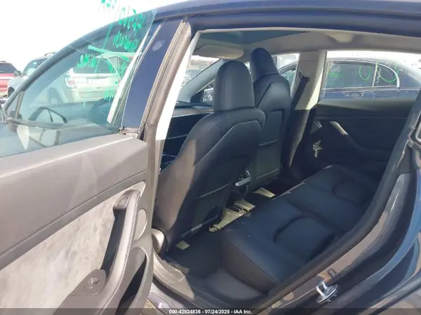 5YJ3E1EA2PF677889 2023 TESLA MODEL 3 - Image 8
