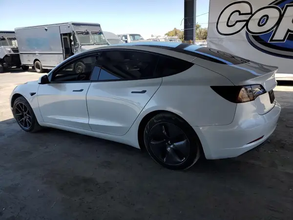 5YJ3E1EA2PF678864 2023 TESLA MODEL 3 - Image 2