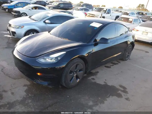 5YJ3E1EA2PF687564 2023 TESLA MODEL 3 - Image 2