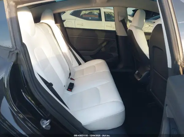 5YJ3E1EA2PF687564 2023 TESLA MODEL 3 - Image 8
