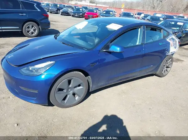 5YJ3E1EA2PF690335 2023 TESLA MODEL 3 - Image 2