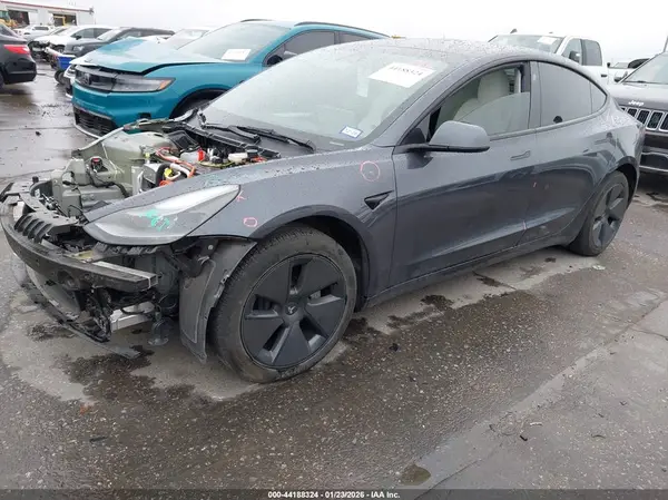 5YJ3E1EA2PF695020 2023 TESLA MODEL 3 - Image 2