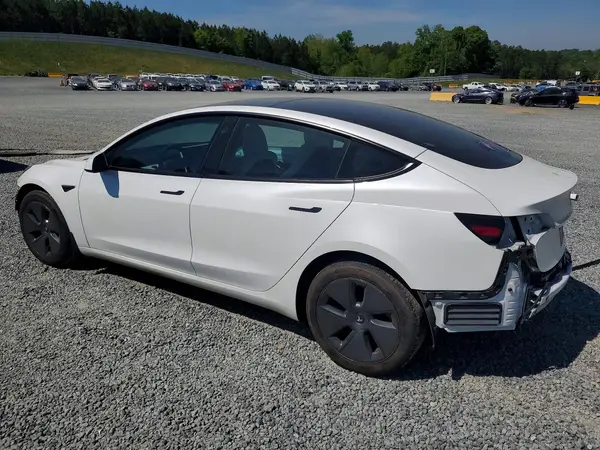 5YJ3E1EA2PF696748 2023 TESLA MODEL 3 - Image 2