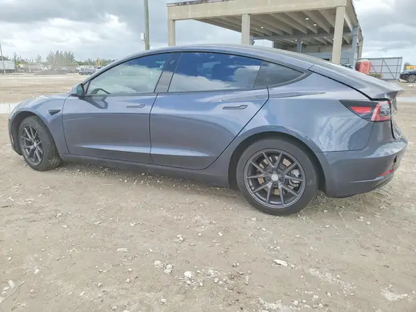 5YJ3E1EA2PF697866 2023 TESLA MODEL 3 - Image 2
