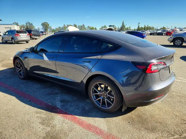 5YJ3E1EA2PF698581 2023 TESLA MODEL 3 - Image 2
