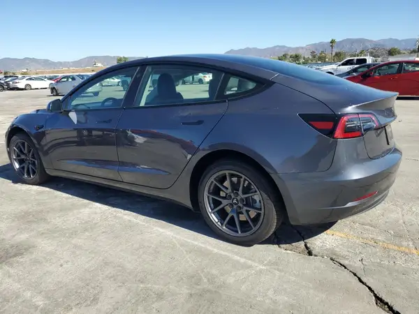 5YJ3E1EA2PF699147 2023 TESLA MODEL 3 - Image 2