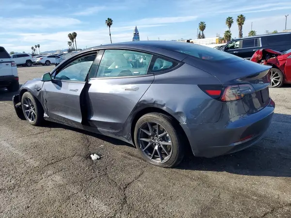 5YJ3E1EA2PF711443 2023 TESLA MODEL 3 - Image 2