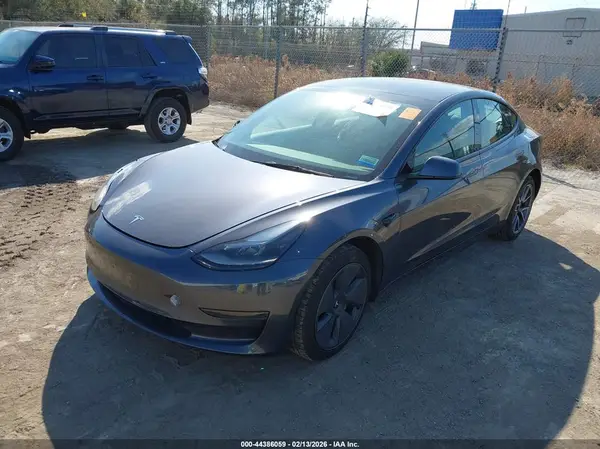 5YJ3E1EA2PF711605 2023 TESLA MODEL 3 - Image 2