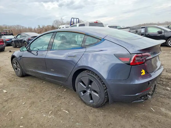 5YJ3E1EA2PF712432 2023 TESLA MODEL 3 - Image 2