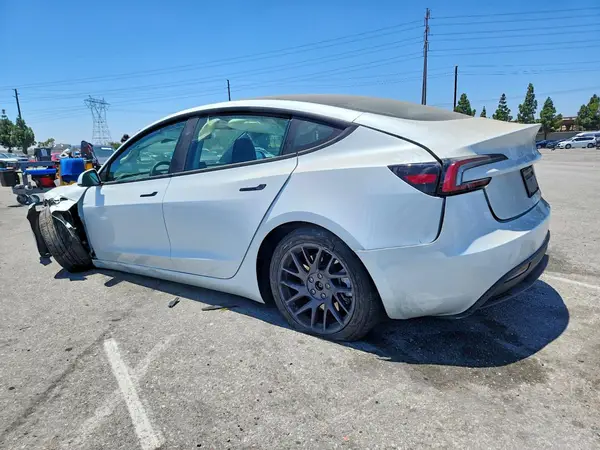 5YJ3E1EA2RF720971 2024 TESLA MODEL 3 - Image 2