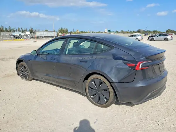 5YJ3E1EA2RF724440 2024 TESLA MODEL 3 - Image 2