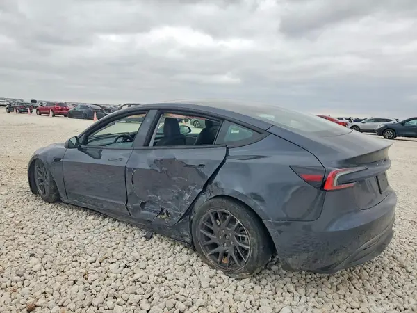 5YJ3E1EA2RF725233 2024 TESLA MODEL 3 - Image 2